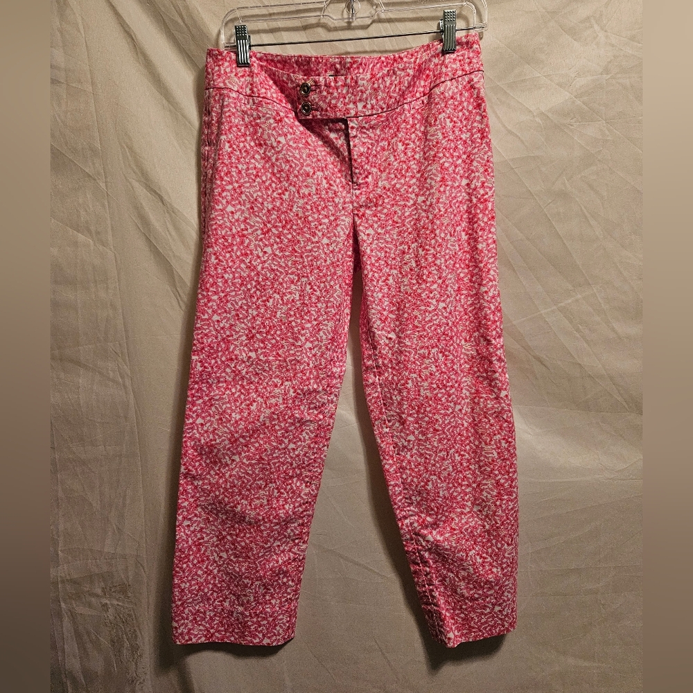 Lilly Pulitzer White Label Palm Beach Fit Capri Pants Size 6. Pink Fish Design.